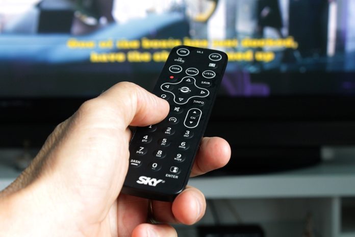 Simplificação na TV paga pode começar antes de revisão do SeAC, defende Sky
